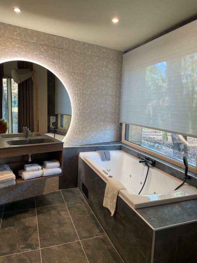 Le Bois Dormant-Hotel Restaurant & Spa Logis Hotel 샹파뇰 외부 사진